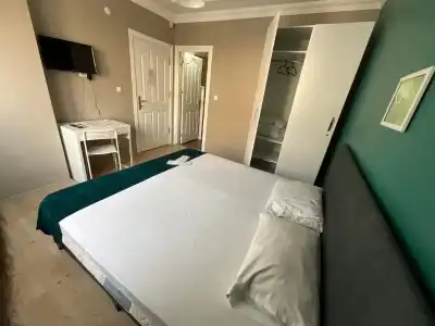 Khan's B&B - 6