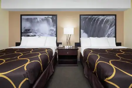Travelodge by Wyndham Niagara Falls at the Falls - 20