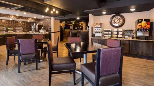 Best Western Plus Milwaukee West - 30