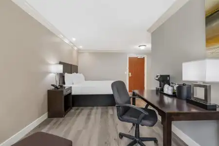 Best Western Plus LA Mid Town - 57