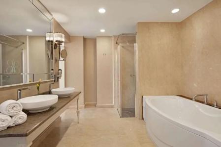 Ramada Plaza by Wyndham - 33