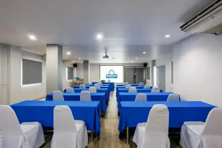 Days Inn by Wyndham Patong Beach Phuket - 24