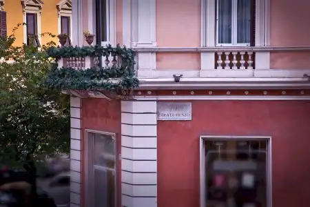 White Vatican - 0