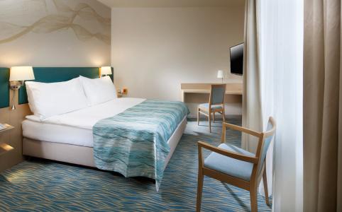 Holiday Inn Prague Congress Centre by IHG - 4