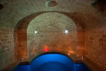 L'Hotel - 13