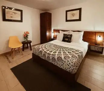 Studio 27 Backpackers - 4