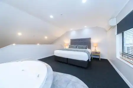 Aubyn Court Spa Motel - 100