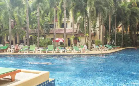 Baumanburi Patong - 20
