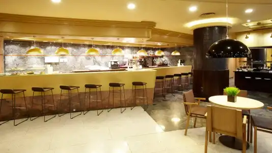 Suites Plaza & Wellness - 38