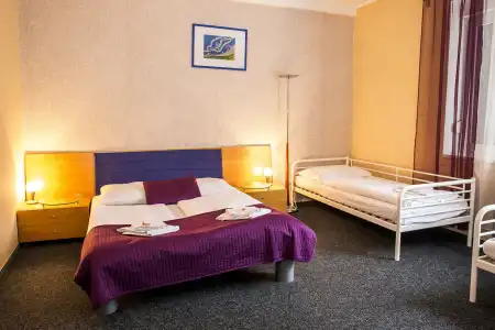 Le Petit - 4