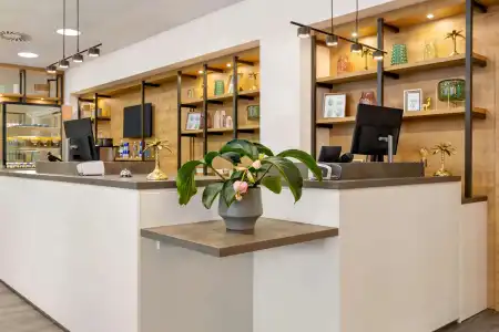 Super 8 by Wyndham Chemnitz - 1