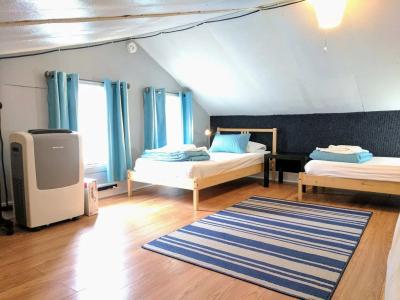 The Wayfaring Buckeye Hostel - 38