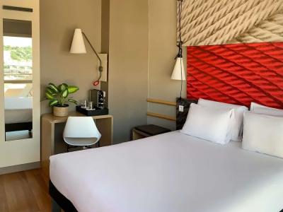 ibis Cannes Plage La Bocca - 58