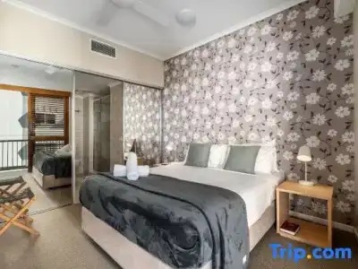 Rolling Surf Resort - 428