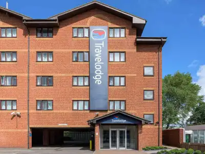Travelodge London Park Royal - 20