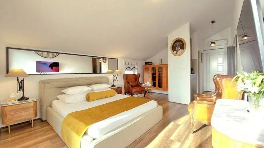 Refresh Boutique Apartments - 79