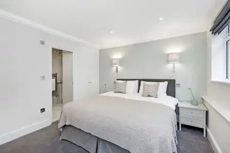 Queensgate Court - 234