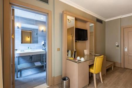 Seraglio & Suites - 91