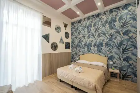 H. G. Boutique Toledo Napoli Centro - 77