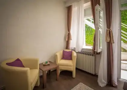 Central Park Residence Guest House - 50