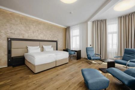Theresian - 66