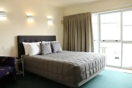 Fountain Court Motel - 58