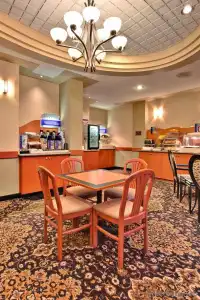 Holiday Inn Express & Suites Calgary by IHG - 18
