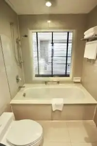 Bandara Silom Suites - 175
