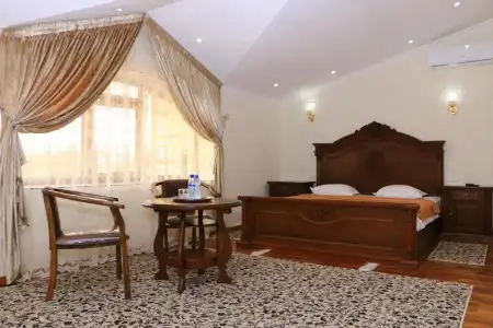 Luxury Guesthouse - 3