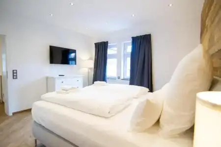 Schiefer Suite & Apartments - 4