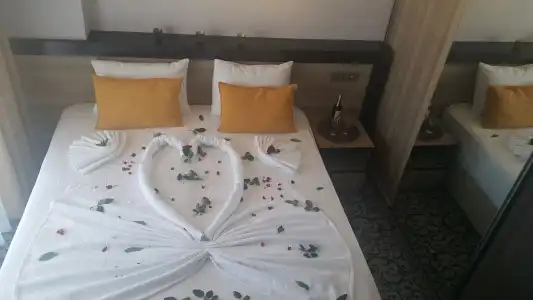Elisa Otel - 0