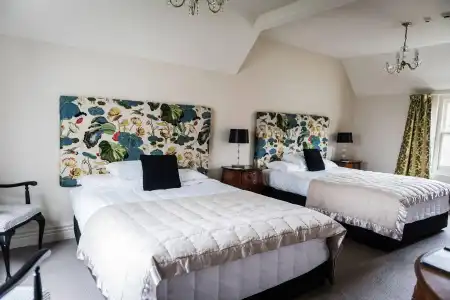 The Grange Motel - 5