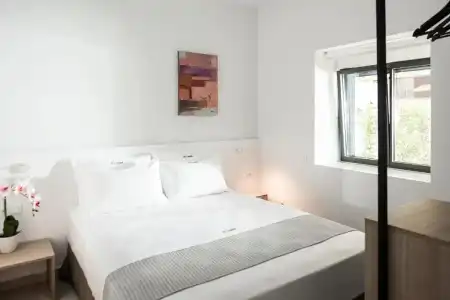 Cozy Corner Luxury Apartments - 51