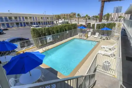 Motel 6 Las Vegas, NV – I-15 Stadium - 9