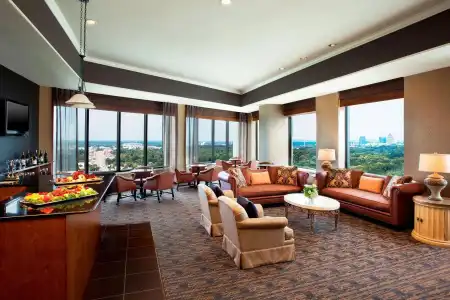 Sheraton Greensboro at Four Seasons - 42