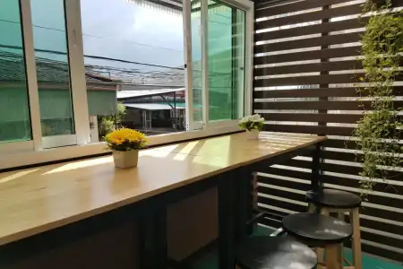V-House - 10