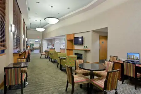 Holiday Inn Express Vancouver Airport - Richmond by IHG - 16