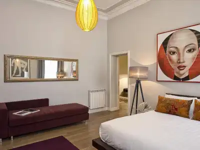 The Independent Suite - 6
