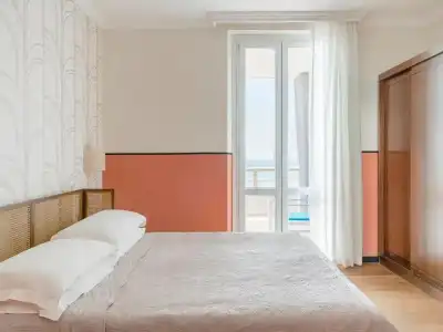 Riviera - 44