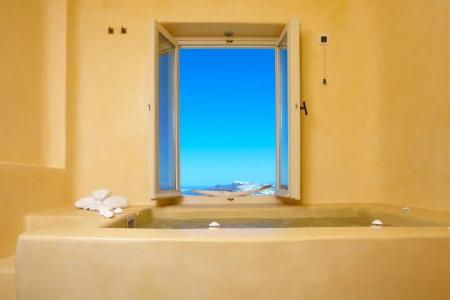 Voreina Gallery Suites - 53