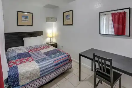 Green Seas Motel - 12