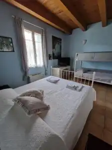Insolent Inn - 37