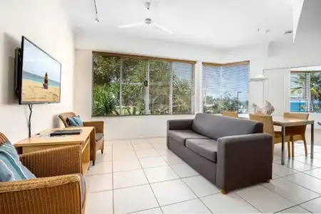 Rolling Surf Resort - 253