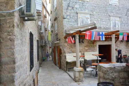 Montenegro Backpackers Home Budva - 36