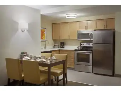 Cambridge Suites Mississauga - 17