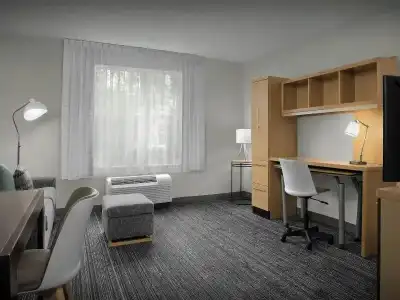 TownePlace Suites by Marriott Pensacola - 41