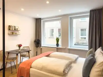 Melter & Apartments - a Neighborhood - 111
