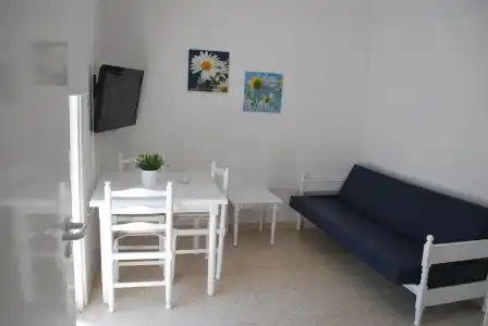 Flisvos Beach Apartments - 10