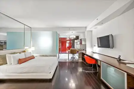 Beautiful Palms Place Suite - 569