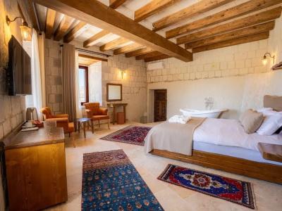 Tulip Cave Suites - 109